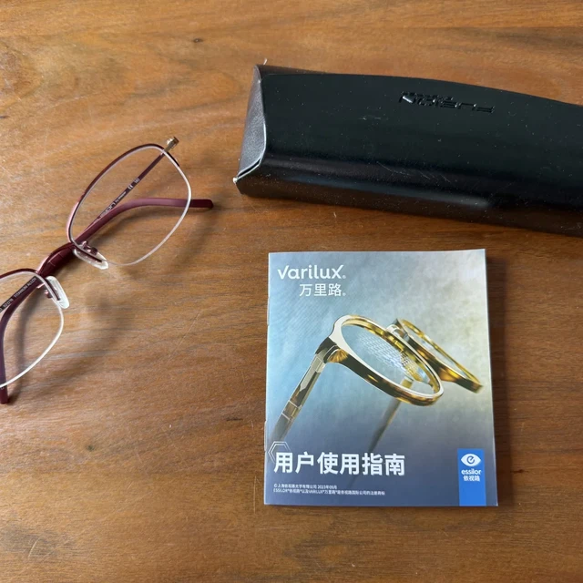 第一次配渐进片别急着上最贵的：翻完300多条"近视+老花"配镜自述，先对3个数字，再看万里路那张价格梯度表