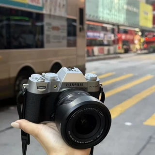 官方指导价在涨,二手成交价在崩:九月相机的三条价格线,掏钱前先看清你站在哪一条