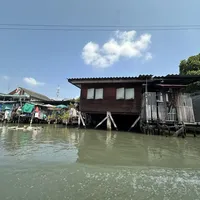 大皇宫门口说"关门"的和教你"还到1800"的是同伙：我把2026年129篇泰国现场宰客帖对完了，国庆记住拒绝"有目的的客气"