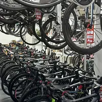 全网都说公路车崩了：核完美骑降价清单、车商收车挂单和协会+11.3%产量数据，9月骑行季把买、卖、等三本账算清