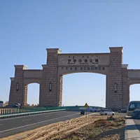 S315阻拦救援吵翻了，拖车200块已老实：十一把车开进沙漠前，先把救援这三笔账算清