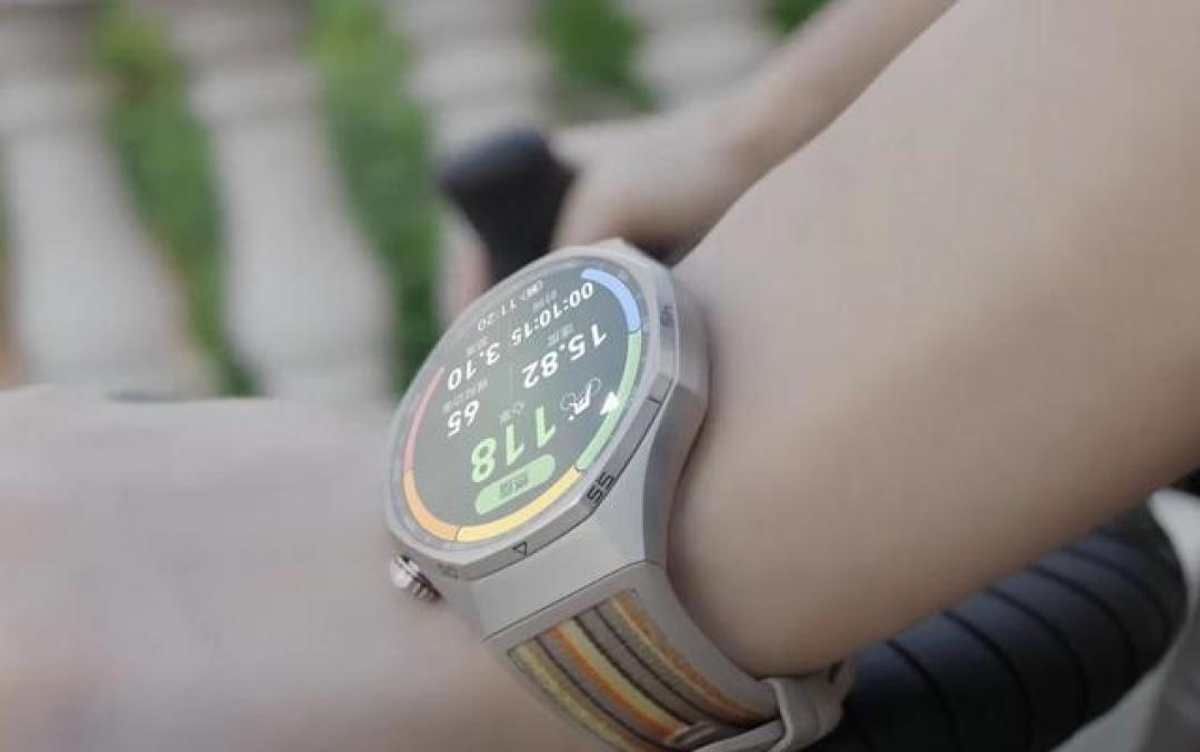 38克WATCH 6上手体验：比5代轻10克，值得入手吗
