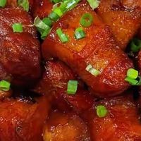 五花肉与排骨的砂锅炖煮法