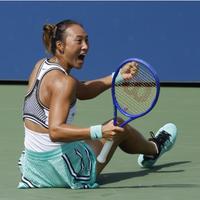 郑钦文48小时两次0-5逆转闯美网八强，将战莱巴金娜冲四强