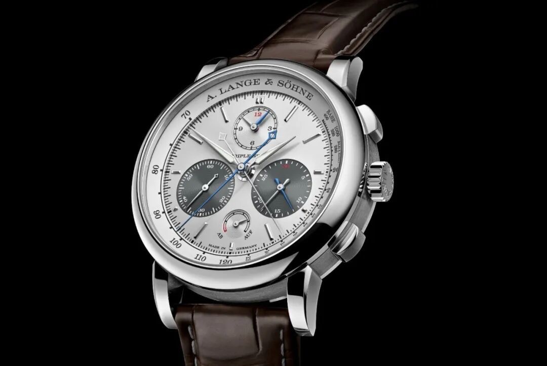 毫无疑问,这会是今年最重磅的表!经典蓝盘重出小尺寸、全网无平替的顶级计时!这个牌子又出新神了