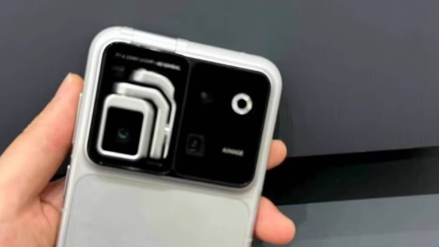 会转头跟拍的荣耀Robot Phone，把手机变成随身小摄影师