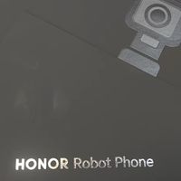 会转头会跟拍：荣耀Robot Phone把我惊到了