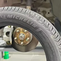 跨悦进中国一年了，马牌店里还是没有全季胎：对完580条评论里的雪花标、店家嘴里的"四季胎"和油耗+0.5的车主实录，要不要为全季胎换牌，三本账划清了