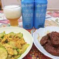 山东限定的青啤德式小麦这周铺向全国：5块一罐，囤之前先把「白啤换壳」「发腻」「代购溢价」三笔账算清