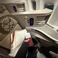 国庆带娃飞美国前，先把上海飞洛杉矶这一拳对清楚：打掉签证的从来不是娃哭，是家长被提醒后还手