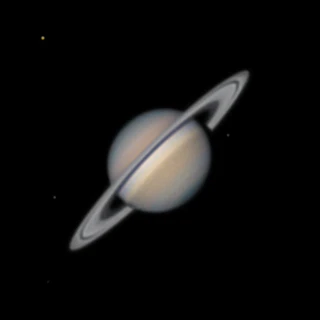 10月4日土星冲日:土星环"重现"后的第一场冲日,却是细环季——卡西尼缝账、四档器材门槛、凌晨2点窗口和2032等待成本,我算完了