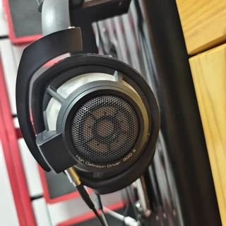 耳机展上"到处都是"的HD800S：翻完官方试听会记录、乙迷的功率账和105条评论，这周末逛北京展前你得知道它的偏色