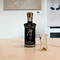 中秋前，"绝版潭酒"成了一门生意：最后一批大瓶红得发紫、停更的紫盖，私信里全是"尾货"