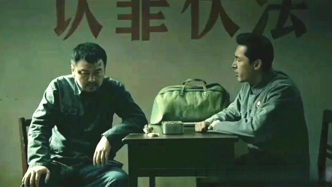 院线遇冷网播爆火 冯小刚电影抓特务流媒体口碑逆袭的原因解析