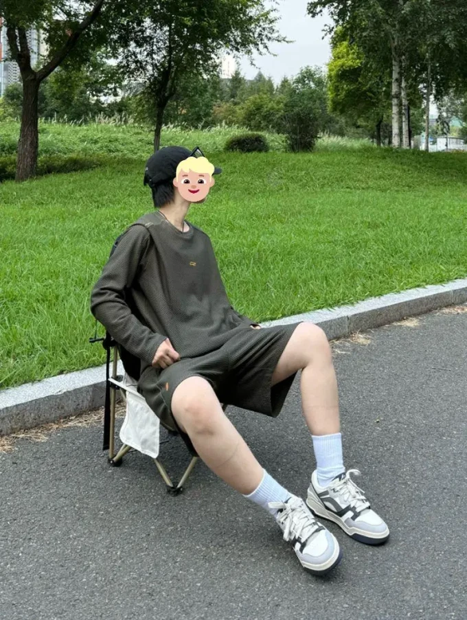 李宁运动板鞋