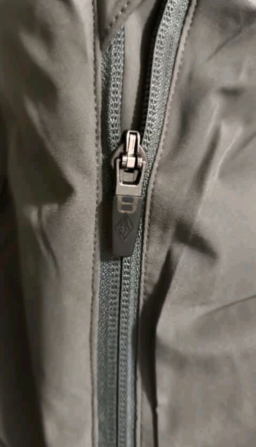 秋季徒步的保暖主力不一定是羽绒：黑冰这4件“棉服”盘清楚，社区实价和坑都在这