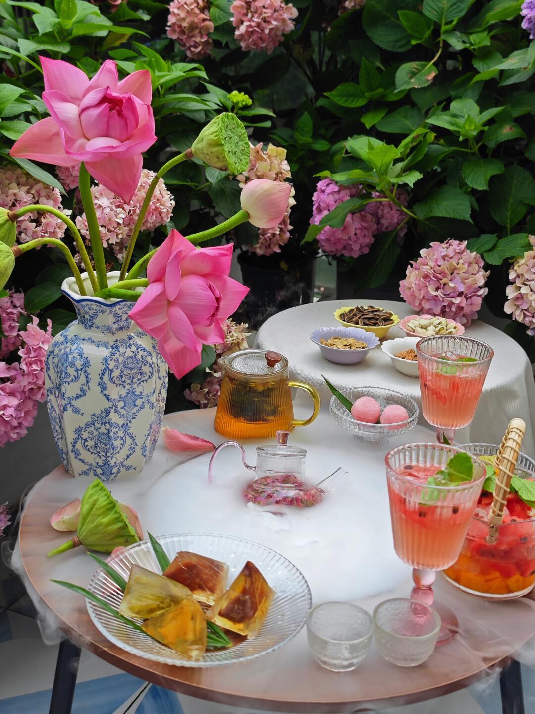 围炉煮茶凉了,围炉冰茶却活到第四个夏天:探店人均20-60、DIY不过百,茶种表和干冰坑一次讲清