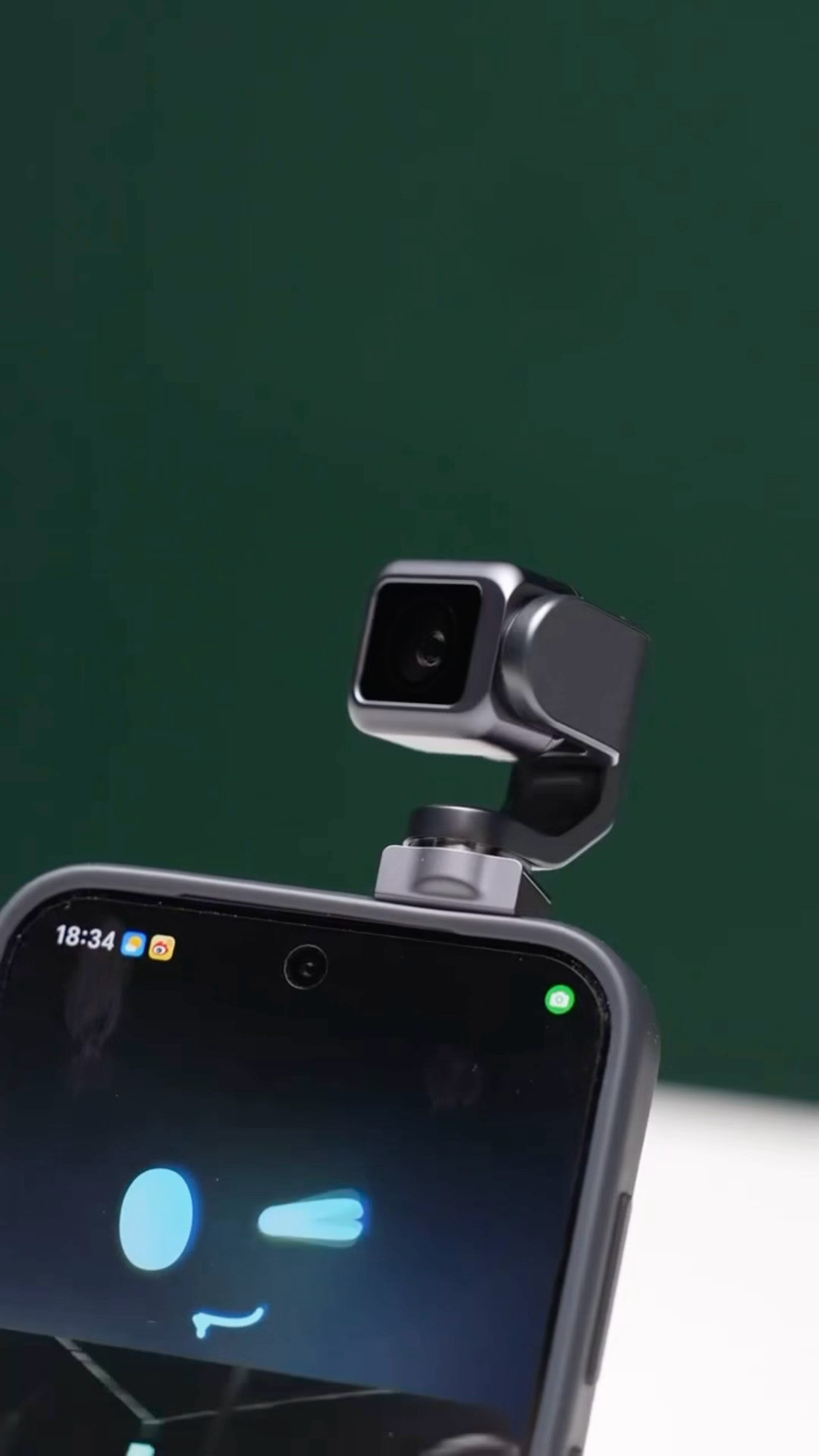 RobotPhone 8月12日夜发布,定价传闻从7999到15999元:视频用户先算三笔账再决定冲不冲