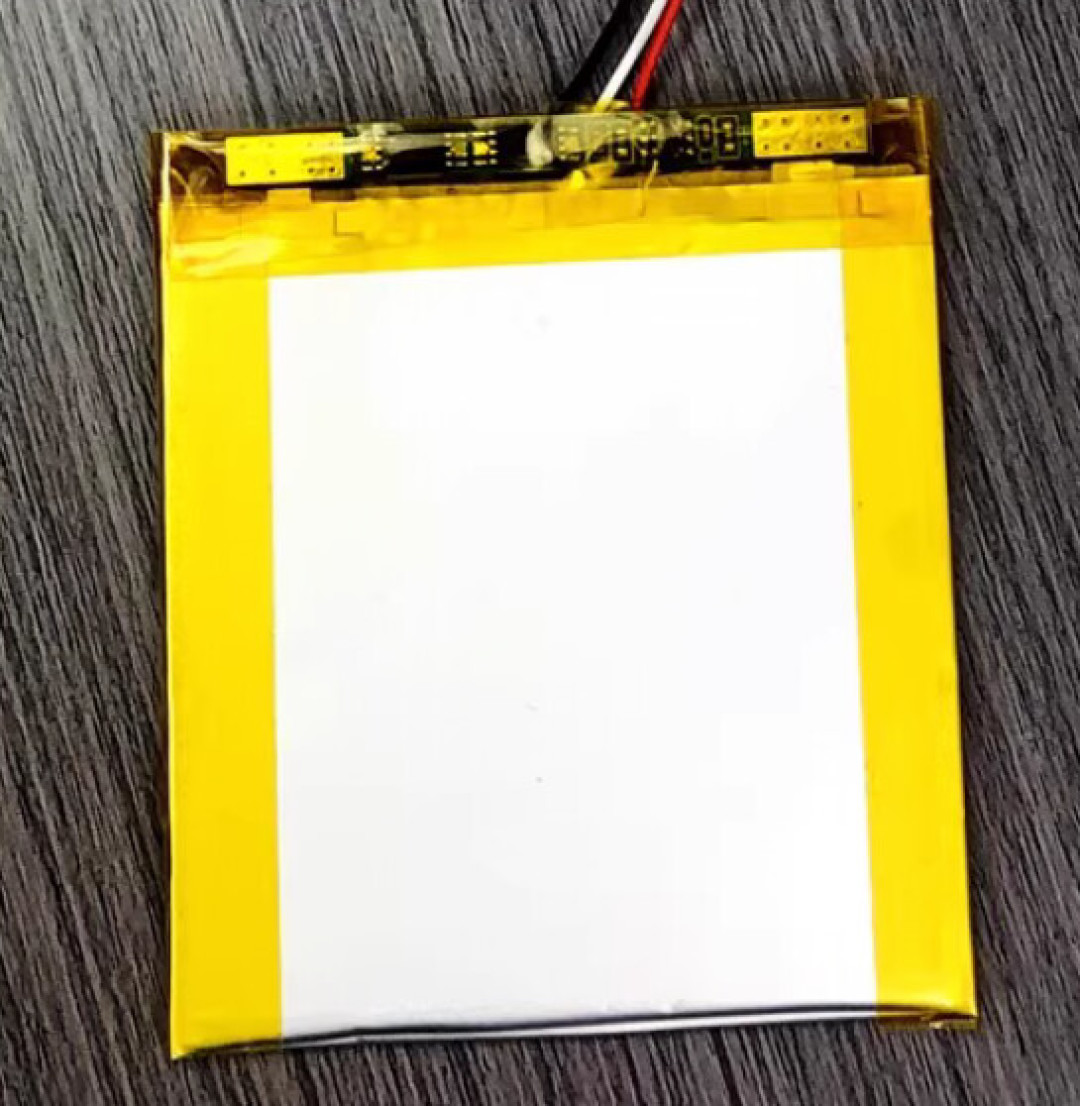 老Kindle放太久,开不了机也充不进电?先别扔:翻完全网20多篇抢救帖,整理出这份0元顺序和换电池账单