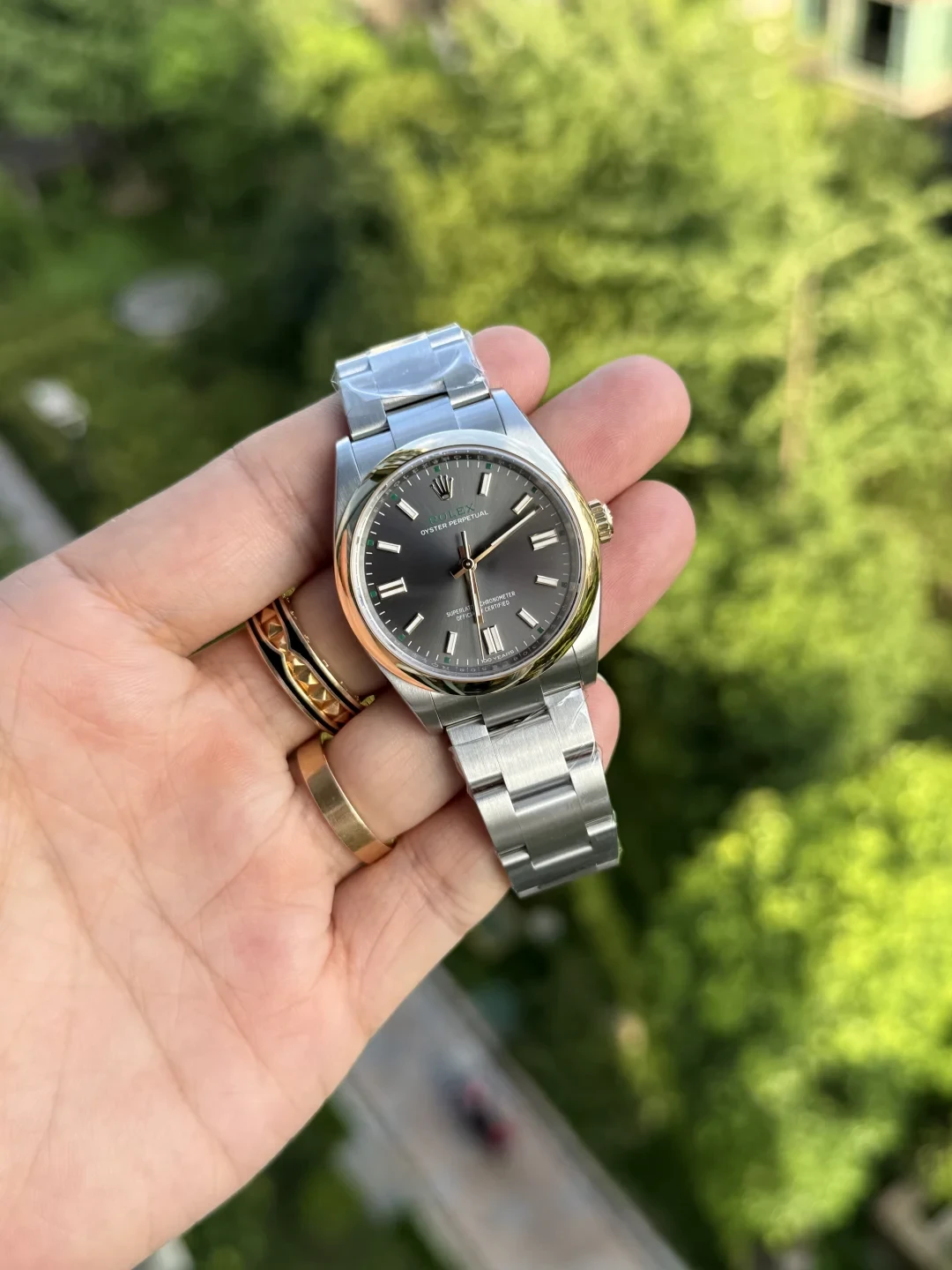 “只产一年”但没有限量编号:蚝式100周年纪念款信息捋完,这三类人不必排队