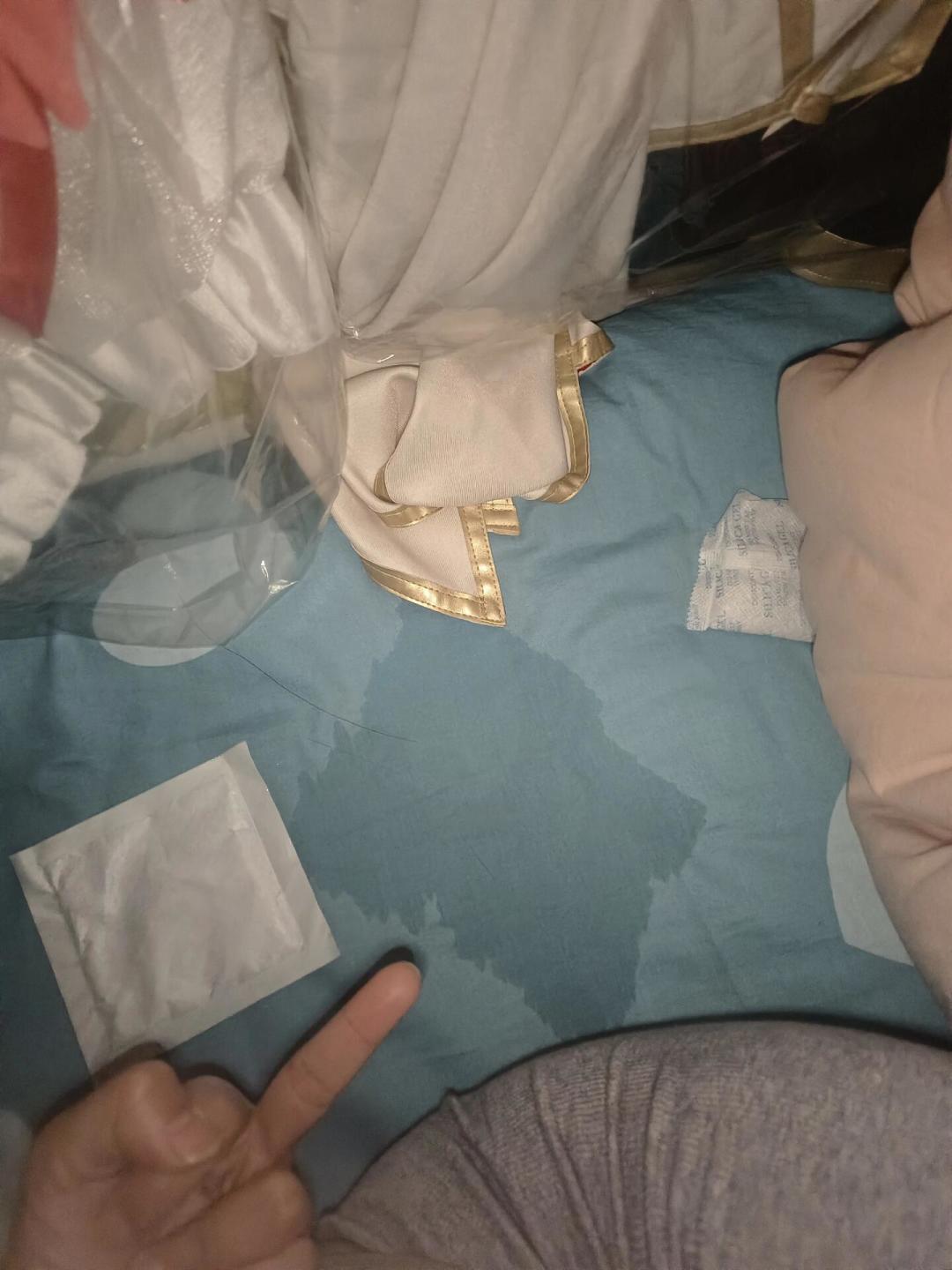 除湿袋不是智商税,但漏起来六亲不认:对完1700条争论评论和20多条翻车帖,我把台风季衣柜防潮的账算清了