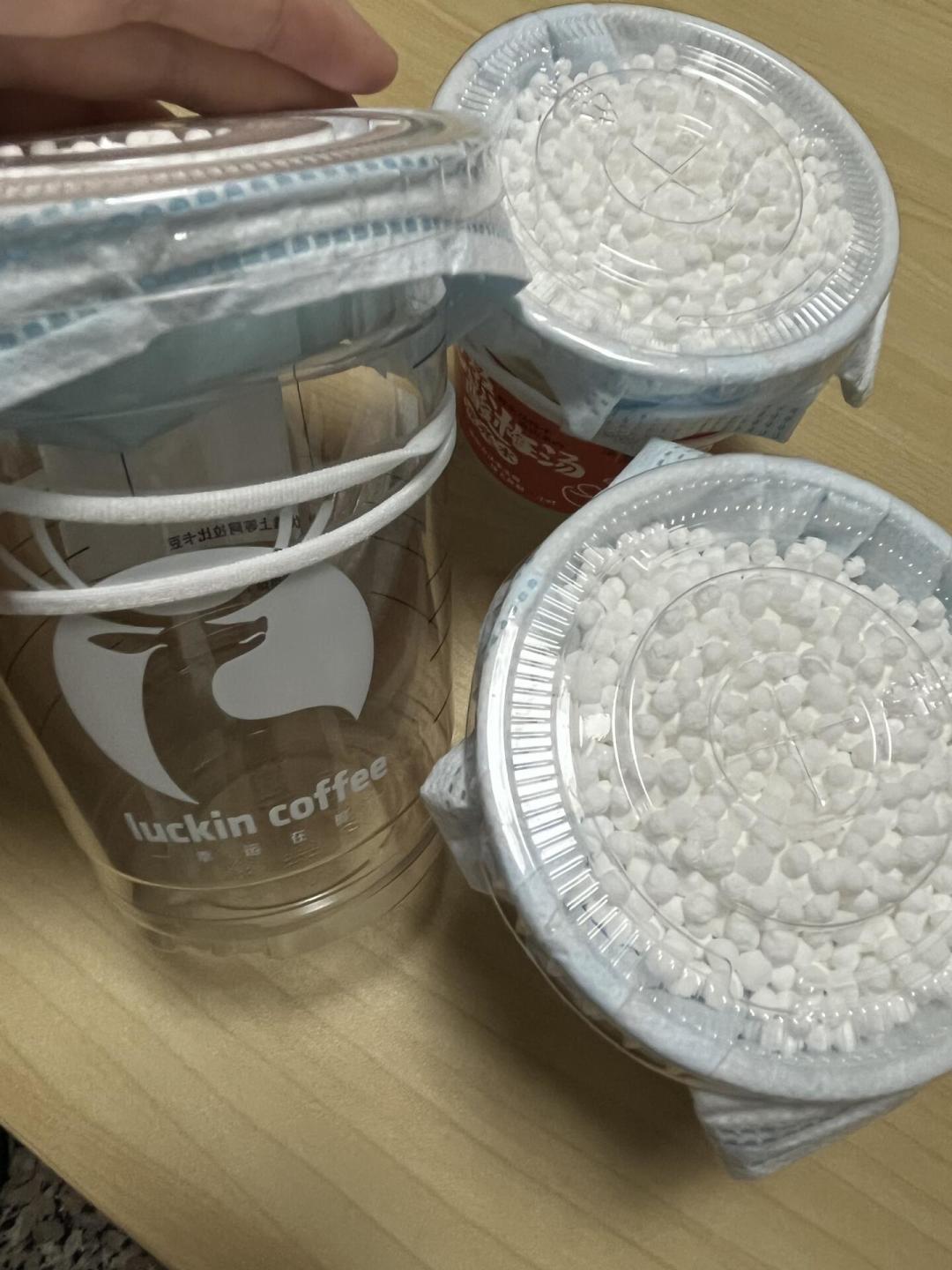 除湿袋不是智商税,但漏起来六亲不认:对完1700条争论评论和20多条翻车帖,我把台风季衣柜防潮的账算清了