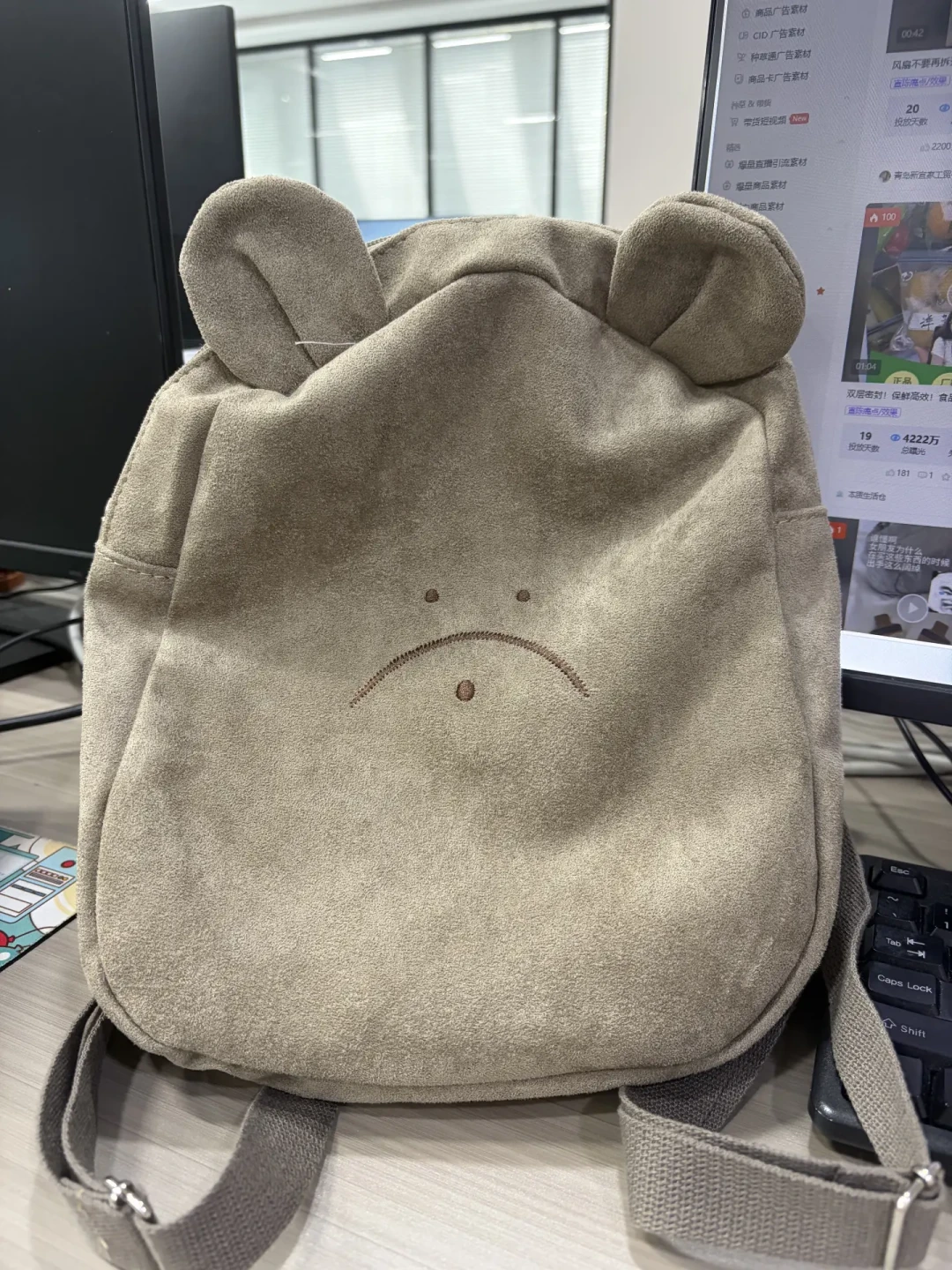 全网都在背几十块的“渣渣包”上班:我把轮换这笔账算完,发现它只适合这些人