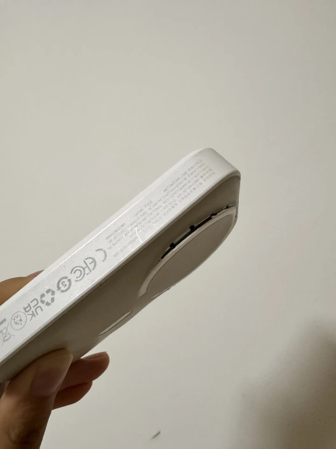 倍思充电宝半年被曝4起自燃：手里这个还用不用、换不换，先核对这五点