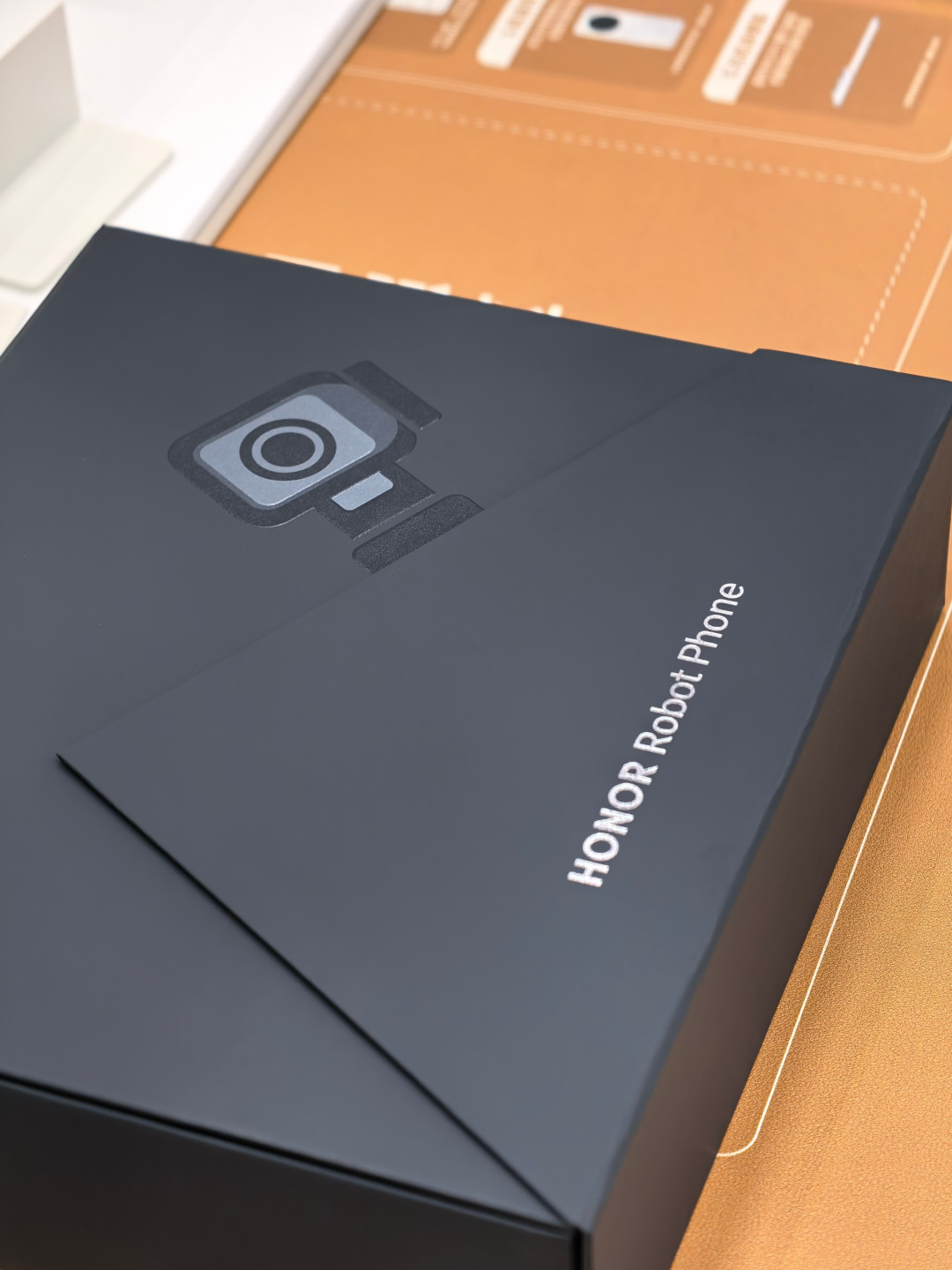 荣耀RobotPhone明晚发布:价格传闻7999到15999,能不能替代大疆Pocket?四类人先算账再买