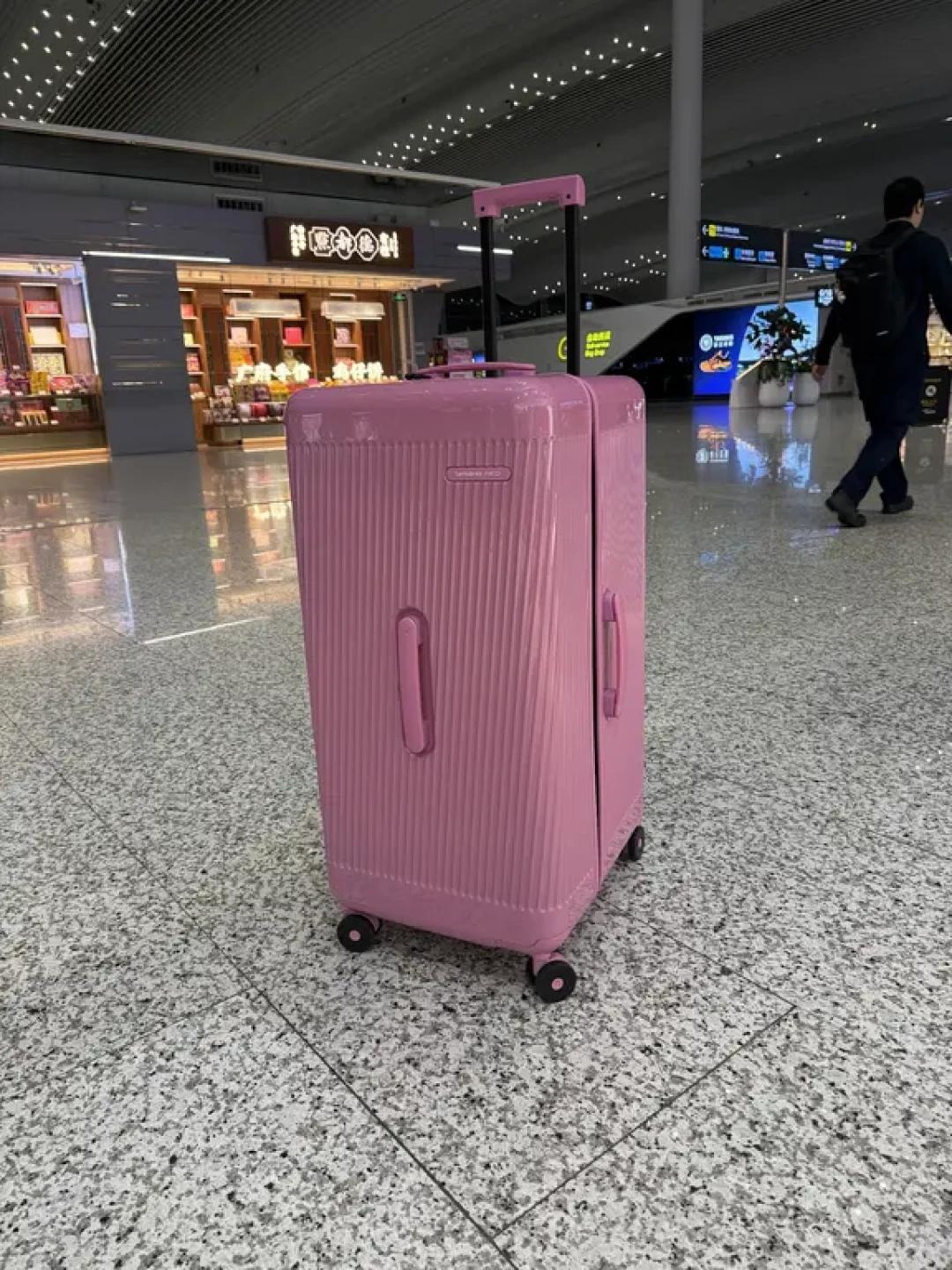 新秀丽又被“会员店价格”打下来：1359.9的三件套值不值，拼单前先看明白这一篇