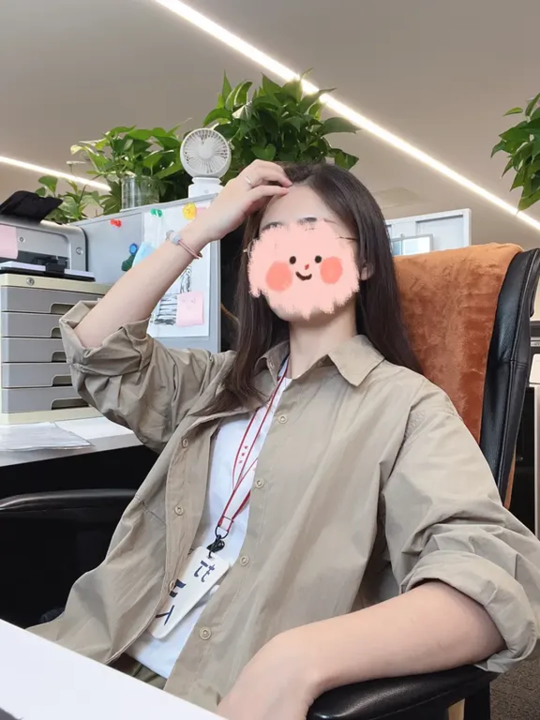 毛衣挡不住空调风:怕冷打工人的“空调房三层穿法”和一份百元保命清单