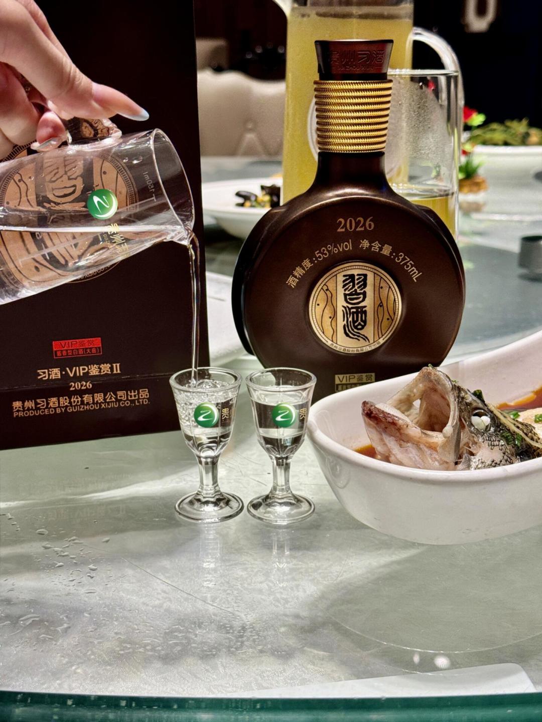 习酒把40万瓶酱酒免费送进2000多家餐厅:这波“订餐送酒”福利怎么领、谁该去、谁可以不去