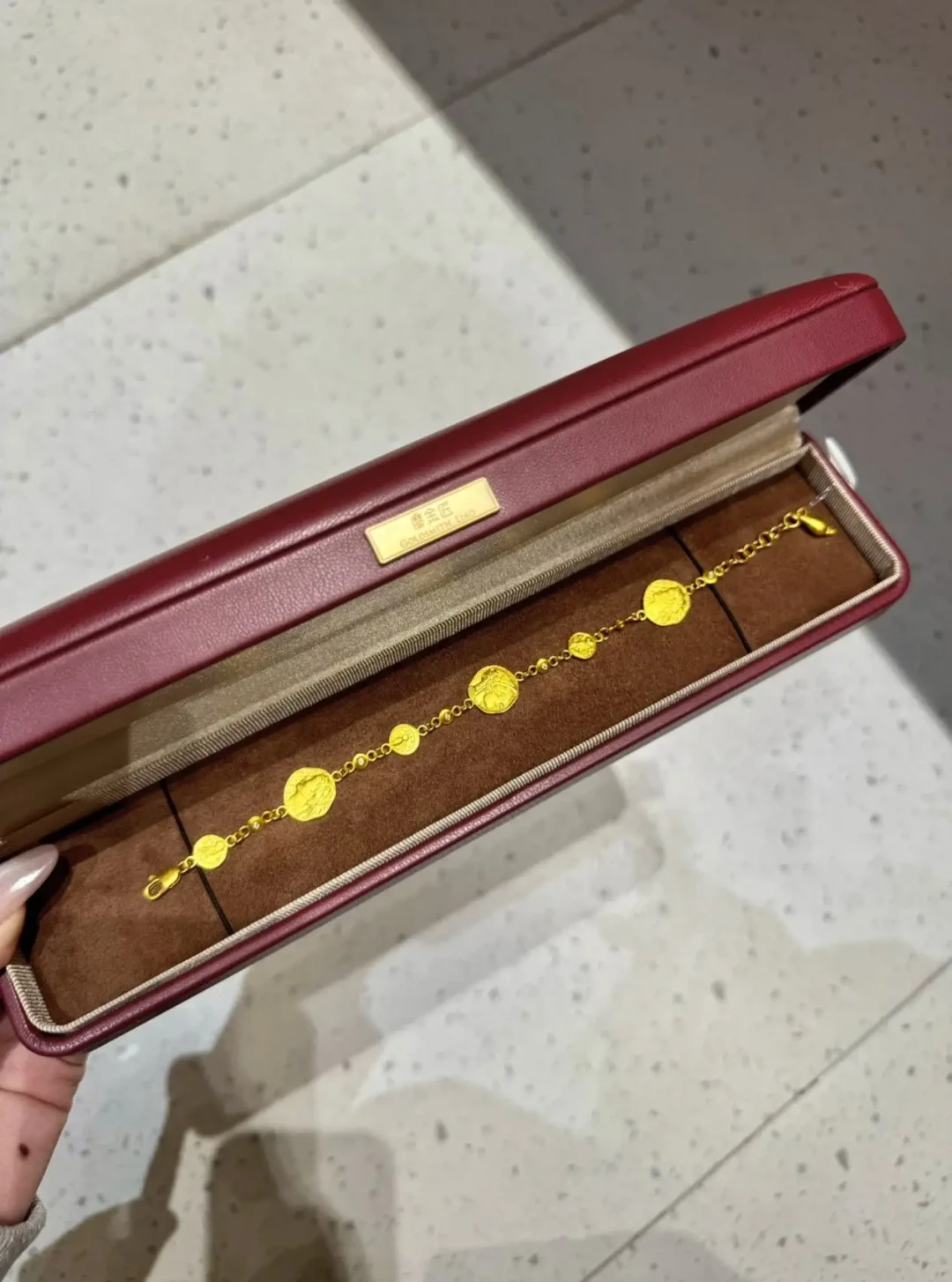 金饰克价一周飙升破1330元,婚嫁五金还要不要买?四条路线算给你看,同样50克最多差1.8万