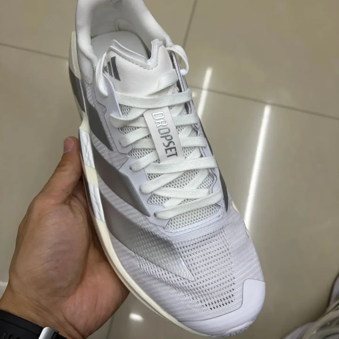 阿迪达斯1699跑训鞋卖断货，还把ATHX赛事带进中国：HYROX深圳站开跑前，首战这笔账先算清楚