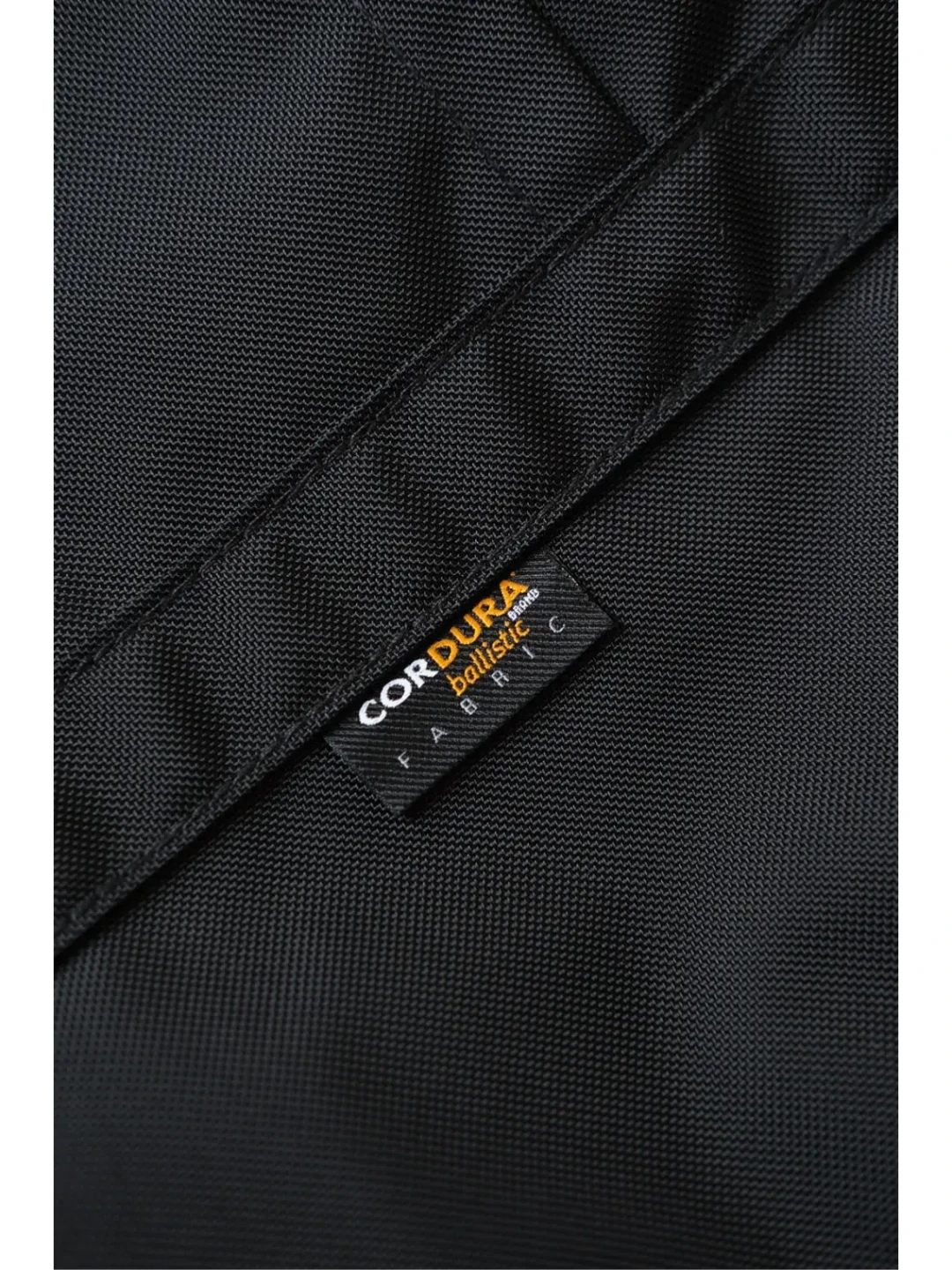 秋季户外装备贴满 Cordura 标：百元包到千元衣都在卖“考杜拉”，到底怎么买