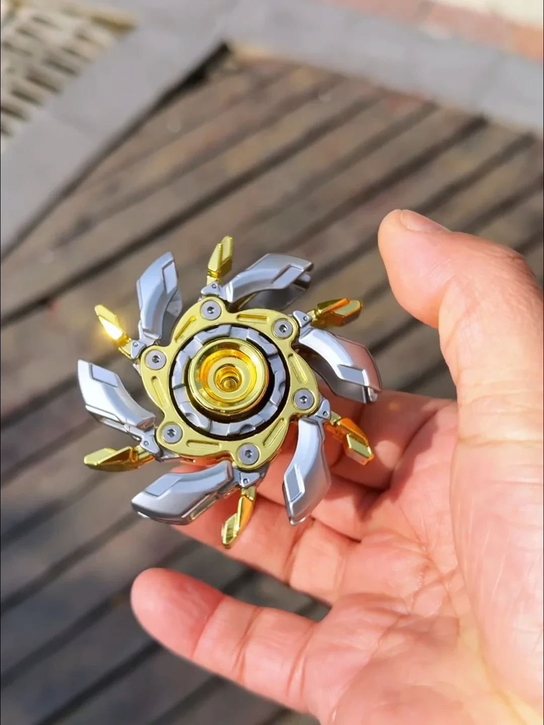 同一个指尖陀螺,有人5元入手有人花7888元:第一枚该花多少钱?