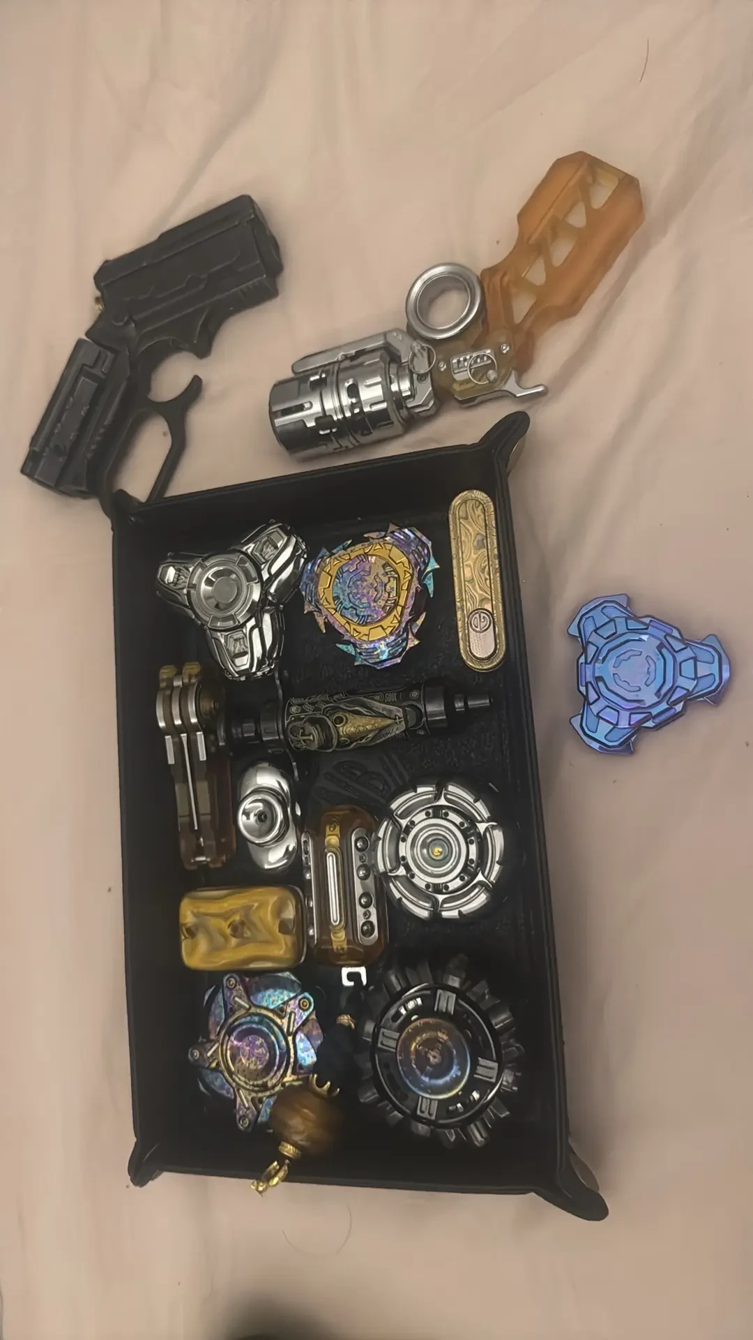 同一个指尖陀螺,有人5元入手有人花7888元:第一枚该花多少钱?