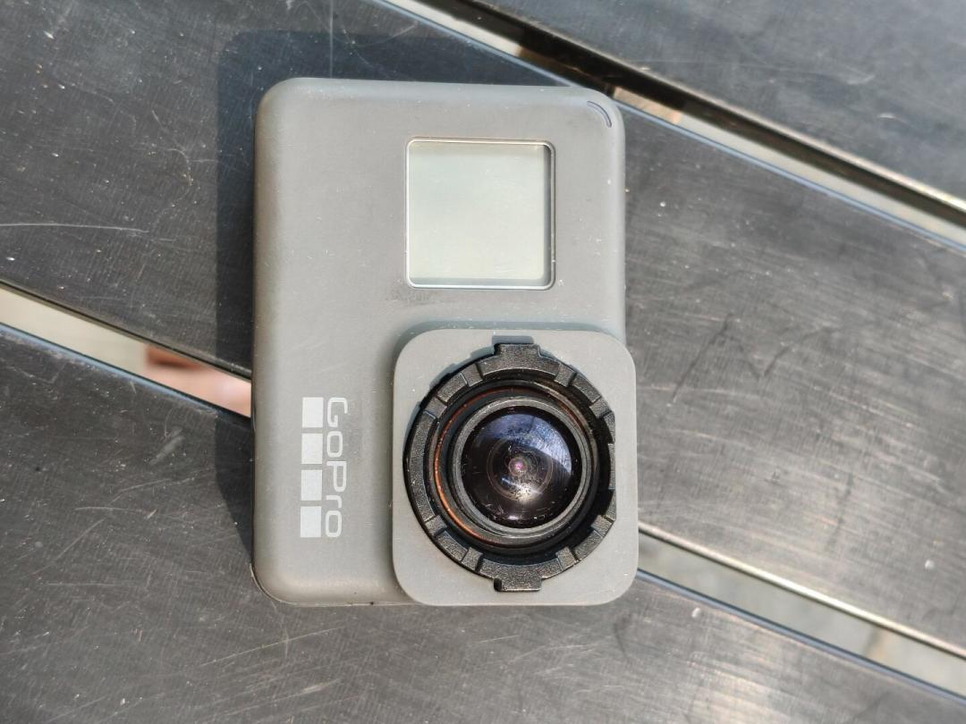 GoPro都在寻求卖身了，手里的相机还能用吗？把固件、保修、配件、云服务盘一遍，答案没那么吓人