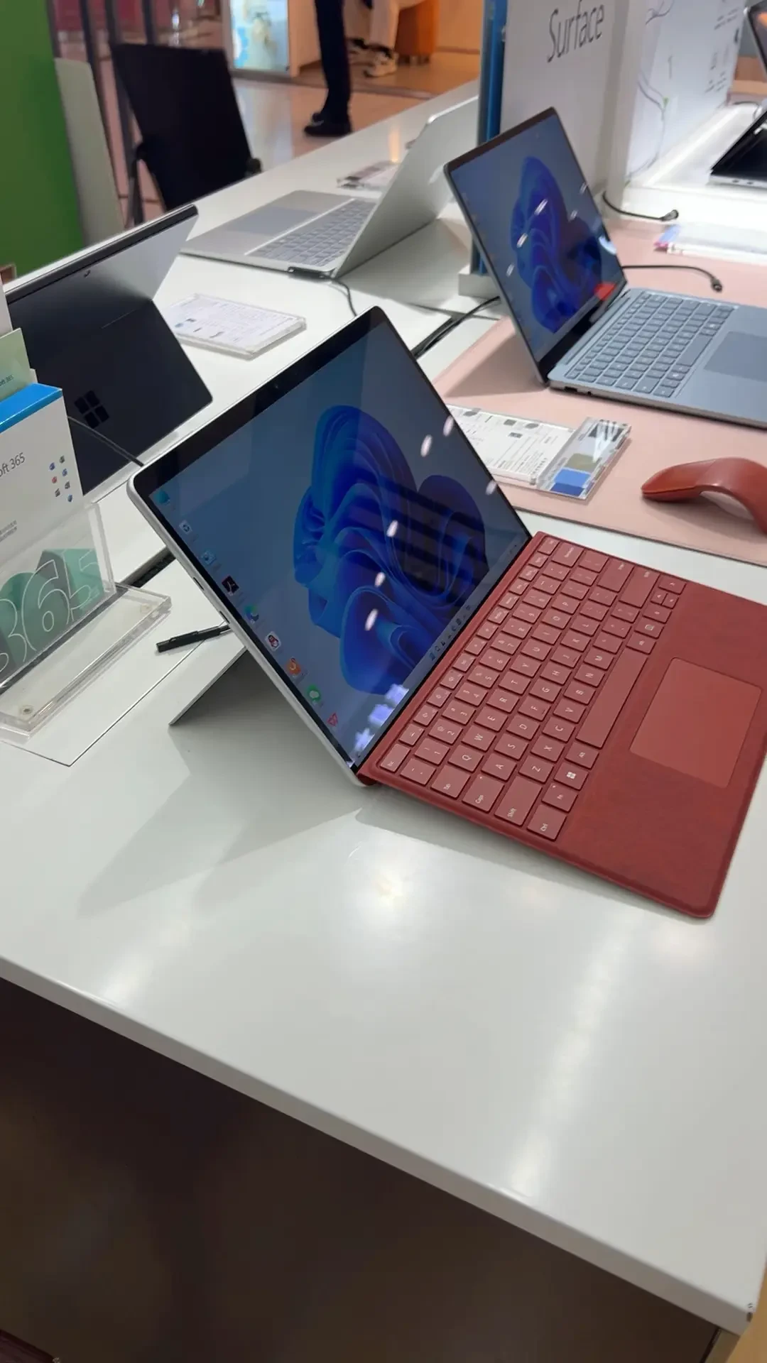 微软承认Win11吃内存,承诺年底救8GB电脑:内存条涨了三倍的当下,等、加还是换?先算四笔账