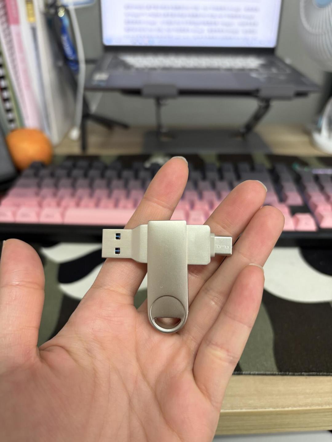 手机内存快满了又赶上存储涨价：4条扩容路对比完，3种盘白送都别要，闪迪这样挑
