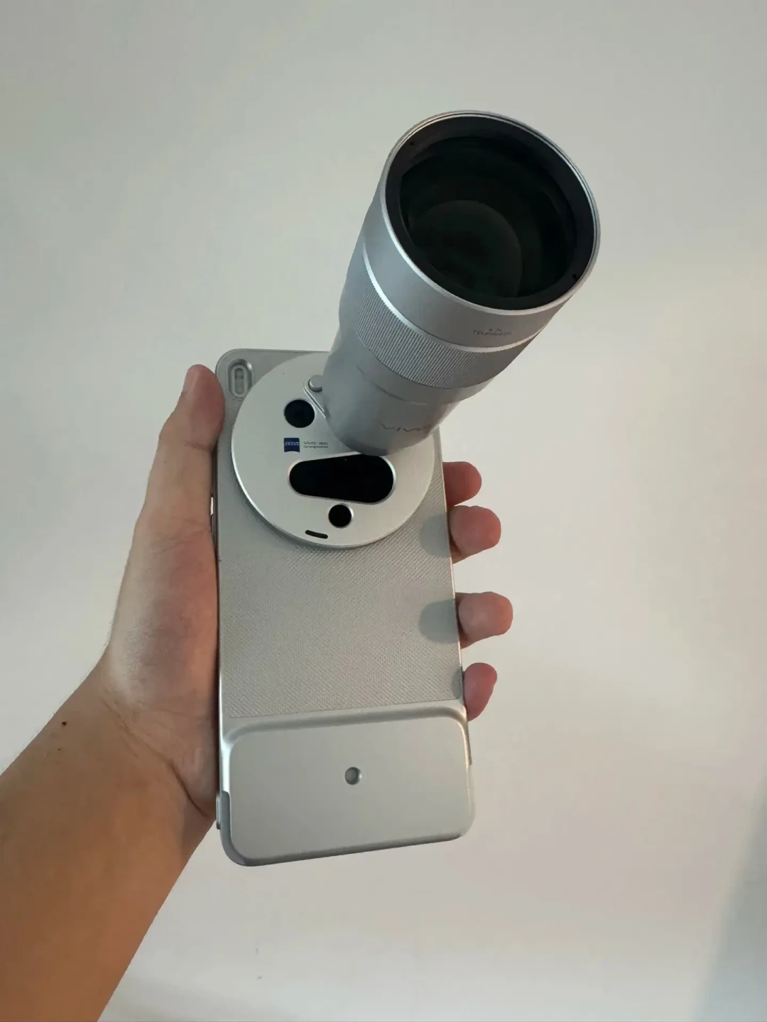 演唱会拼vivo X300 Ultra,已有人被卷走4万设备:省这100块前先把红旗看清