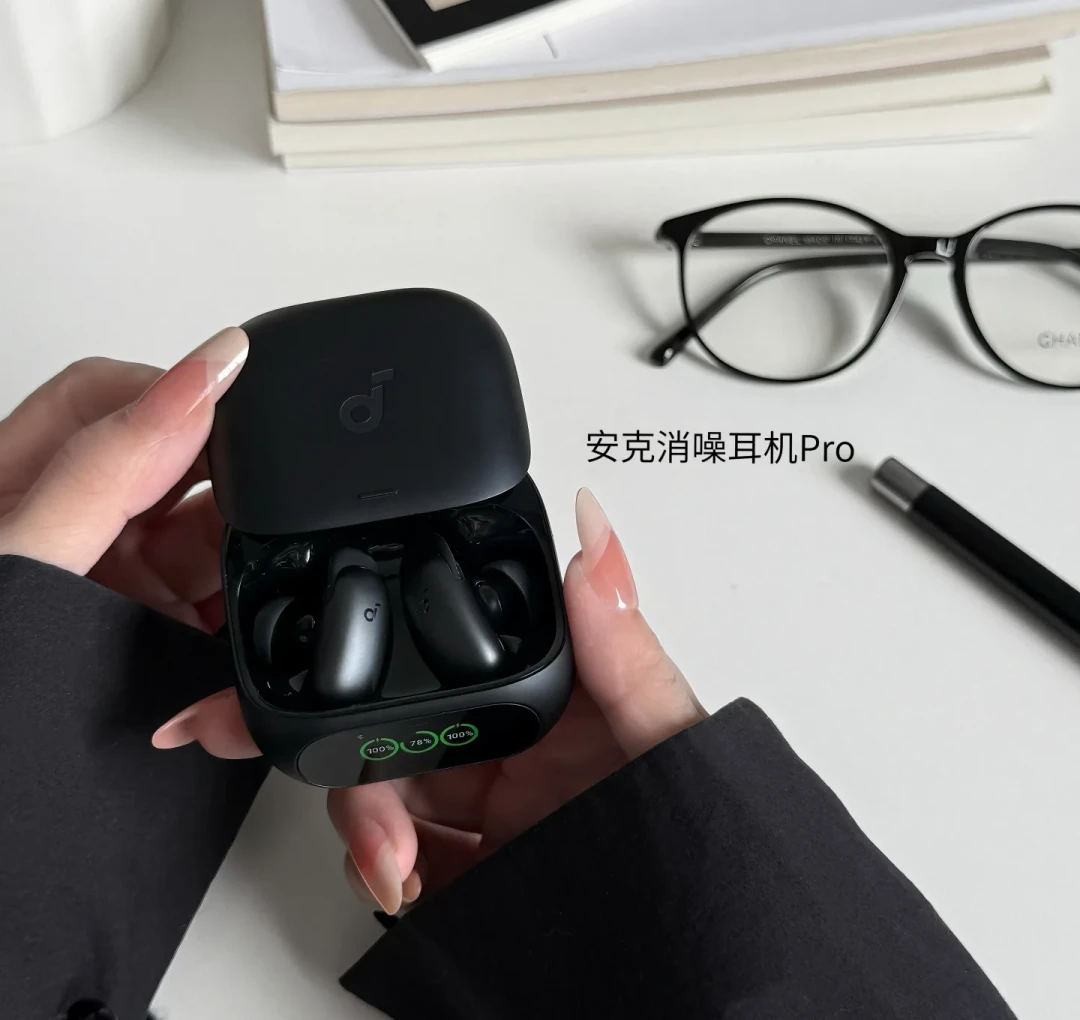 安克消噪耳机Pro两个月从1399跌到899元:拆解和全网实测交叉验证后,说实话只有三类人该买
