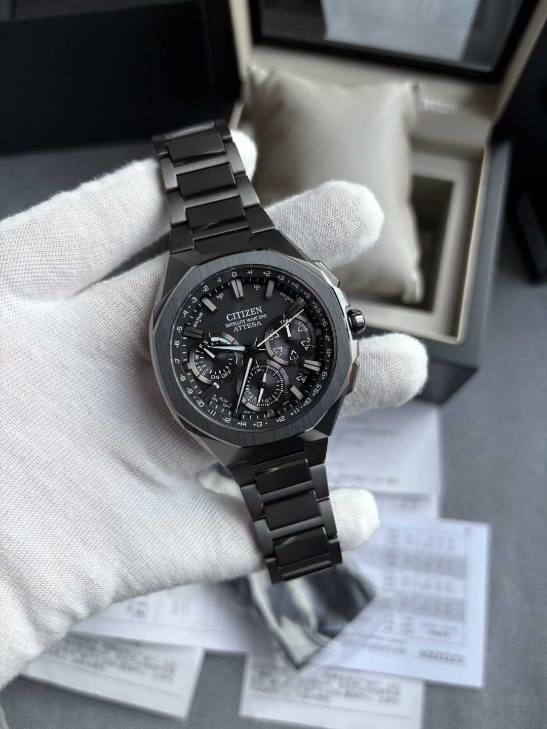 西铁城舒博钛被吵翻:耐刮不耐撞、旧了不能抛光,这笔“钛溢价”我帮你算明白了