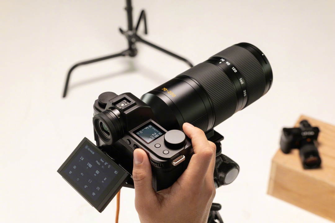 徕卡SL3-P开售进入第8周:和松下S1R2同块4400万传感器,贵出的2.6万到底买的是什么