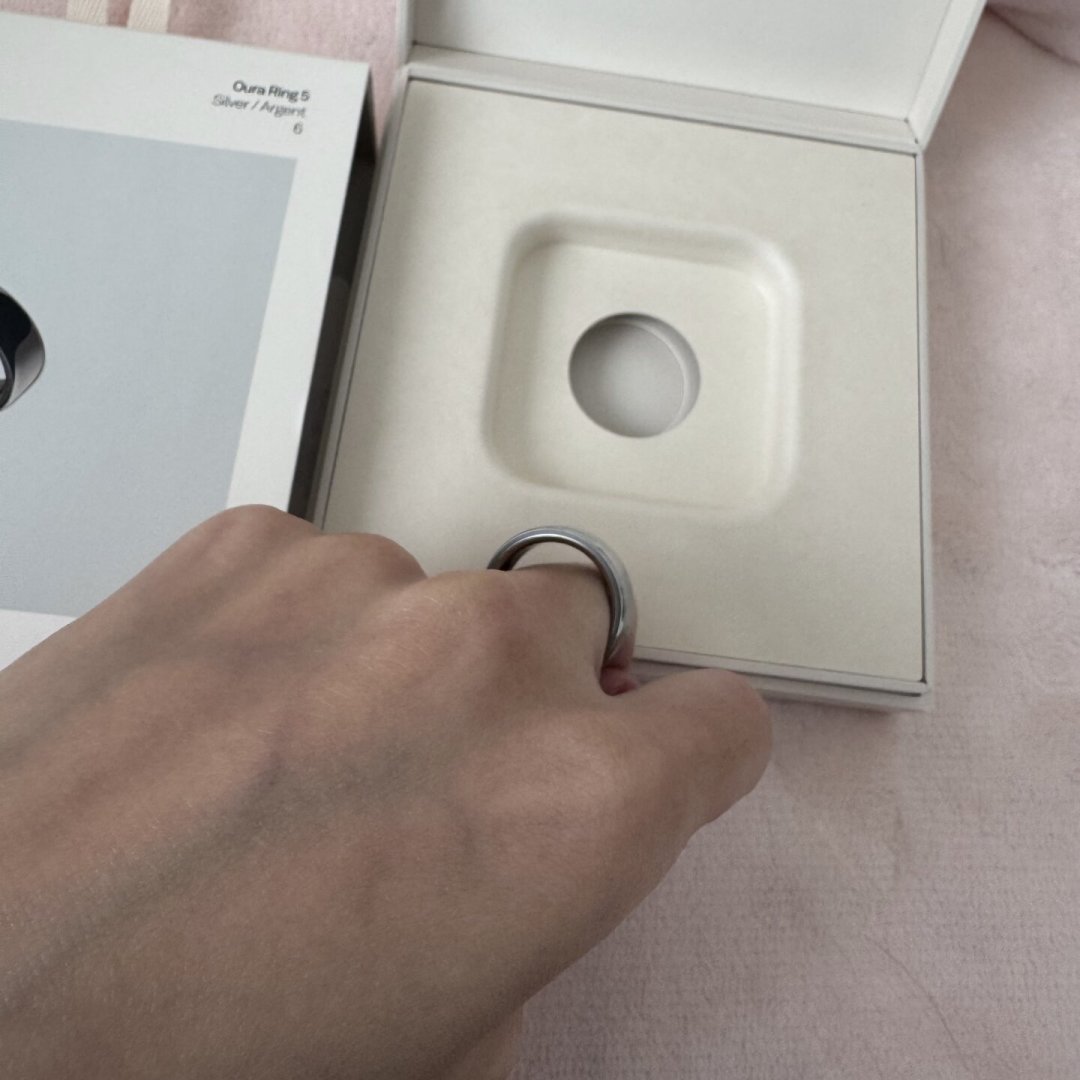 Oura Ring 5发货俩月,小红书满屏开箱:跨境掏这枚399美元的戒指前,先算清这三笔账