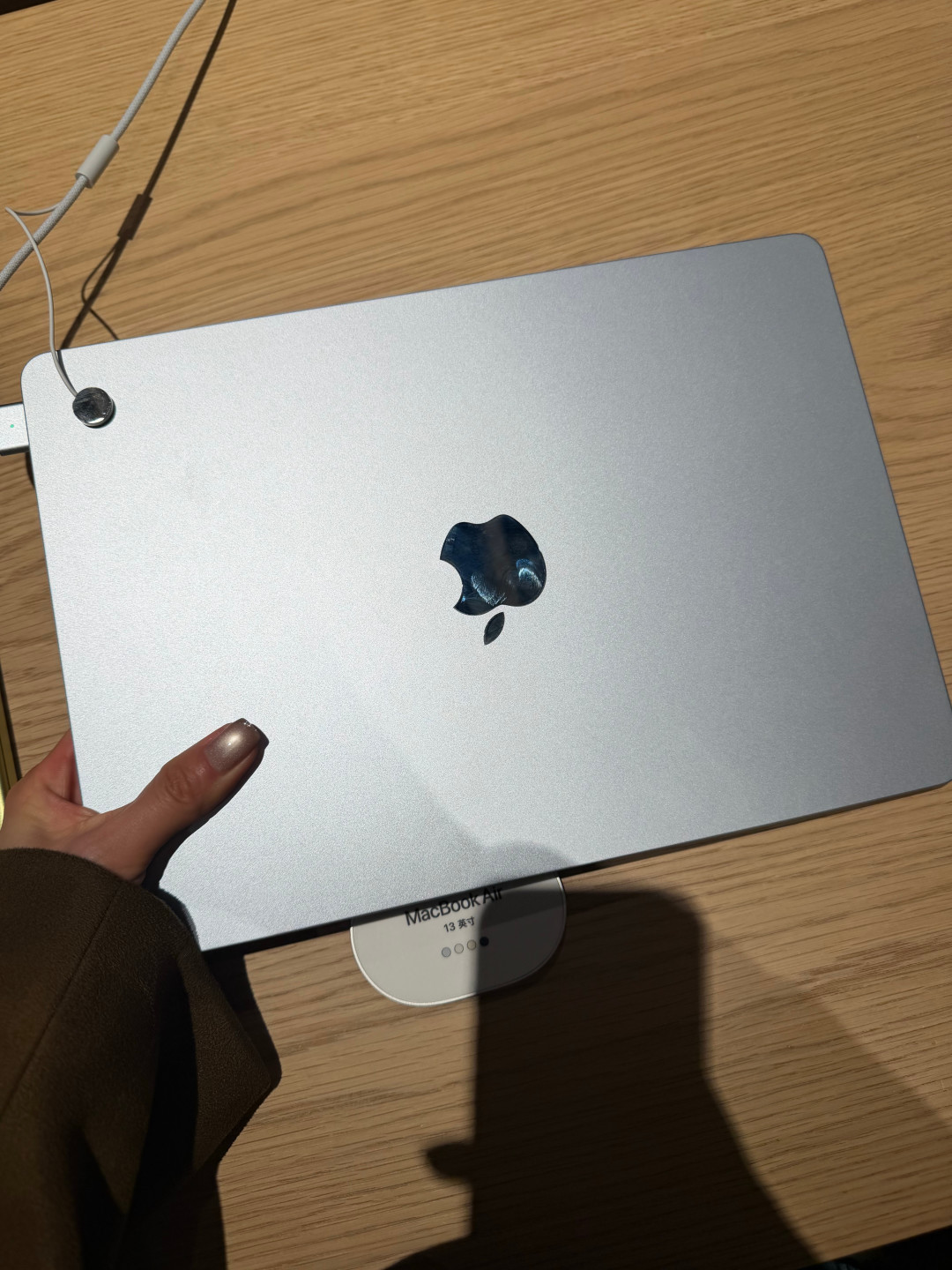 MacBook Neo二手比新机贵,Air订单排到九月:返校季还剩两周,学生买Mac要算现实账