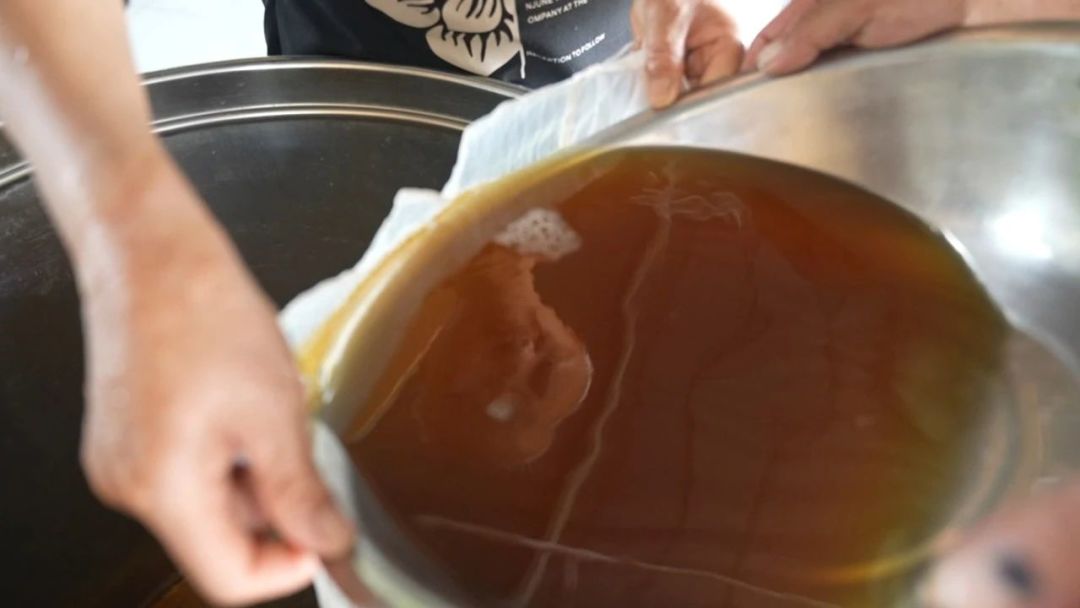 秋梨膏进入旺季,14.9元到上百元一瓶:下单前先看配料表,有的是真梨,有的是糖水