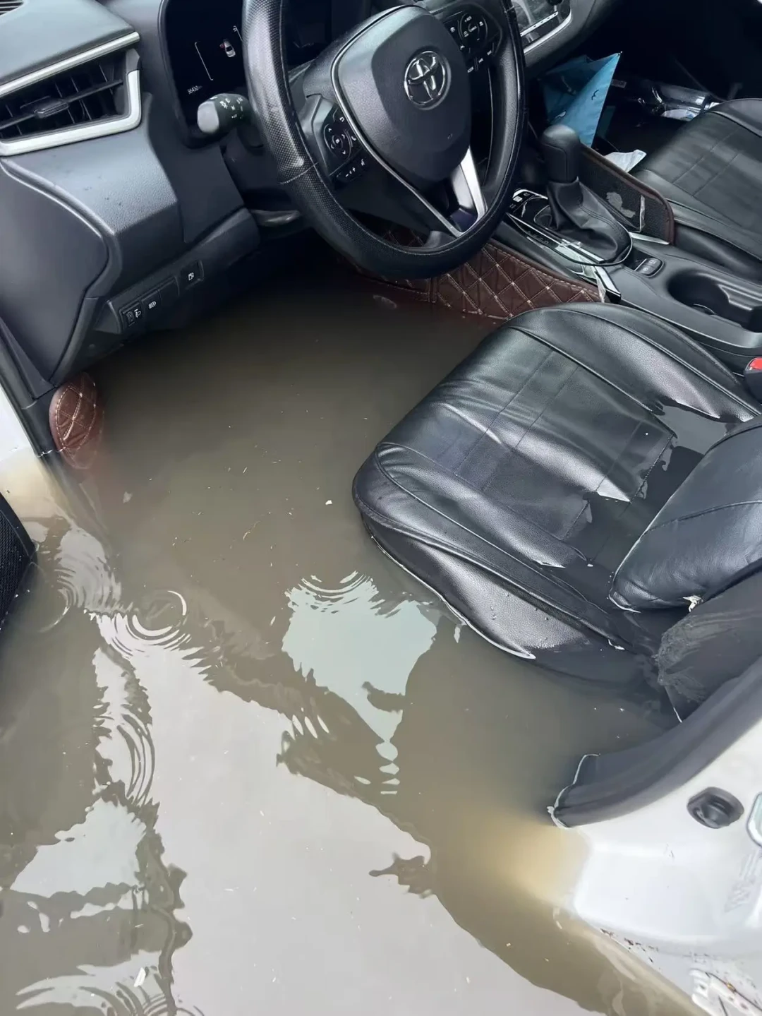 泡水车,保险出钱修,卖车开始折价:这笔出险记录的账,修之前先算