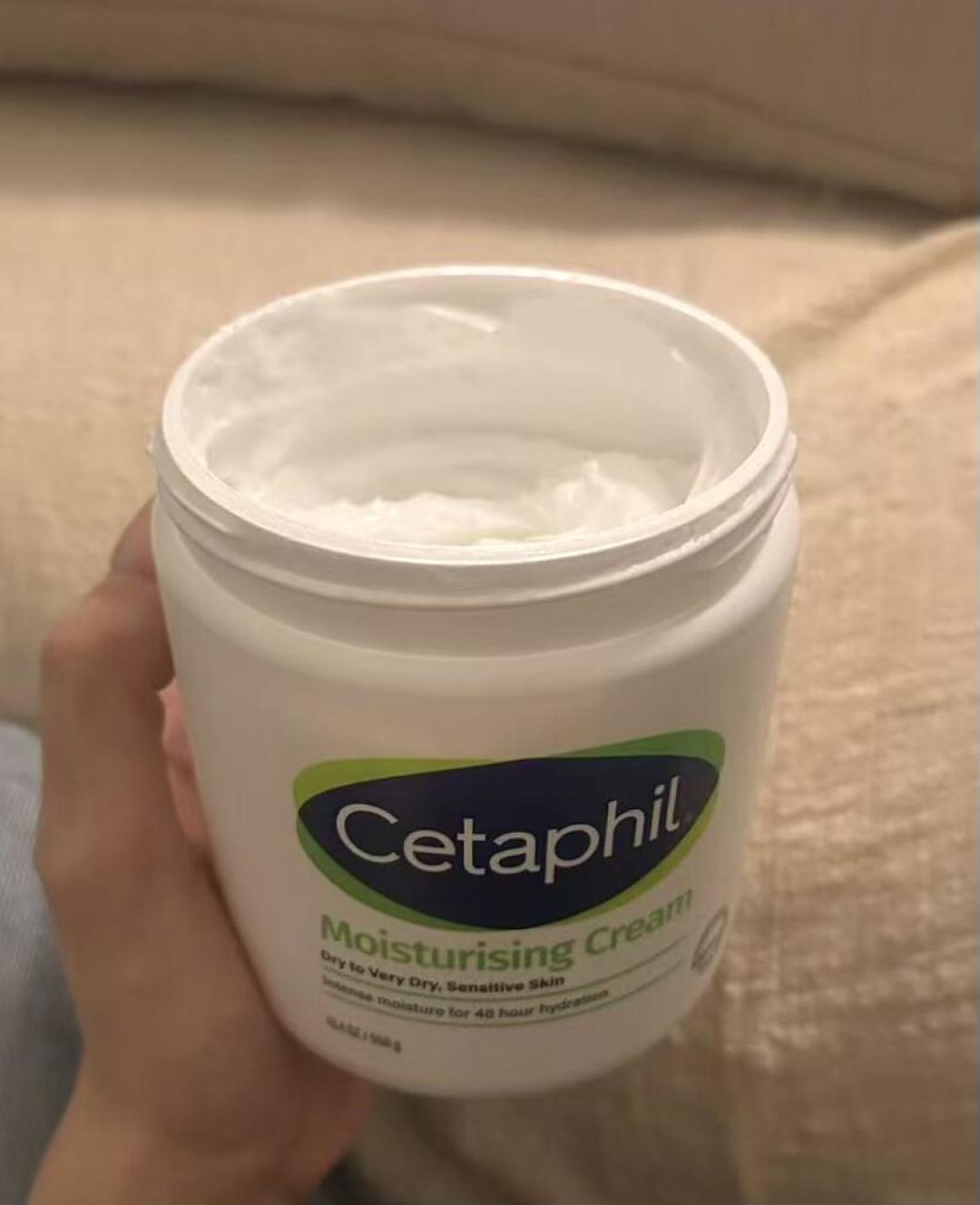 丝塔芙大白罐闭眼囤之前,先翻到成分表:海淘版便宜但含烟酰胺,孕妈宝宝只能用国行