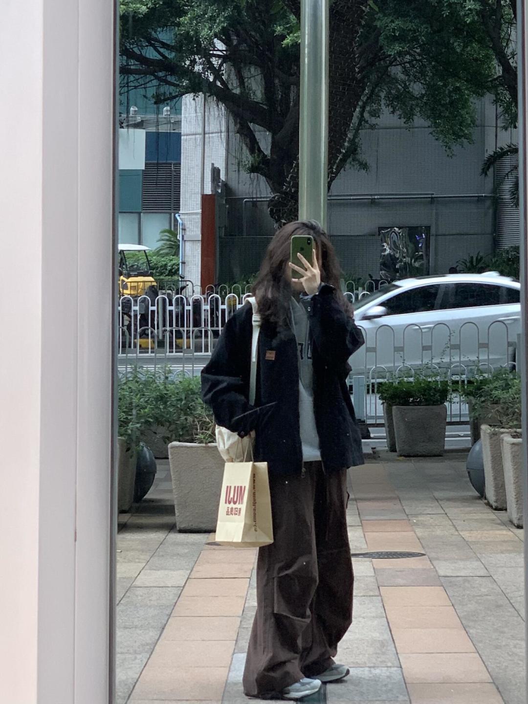 穿工装裤前，先学会看背面：翻车帖里点赞最高的4个坑，和一张按身材选裤子的对照表
